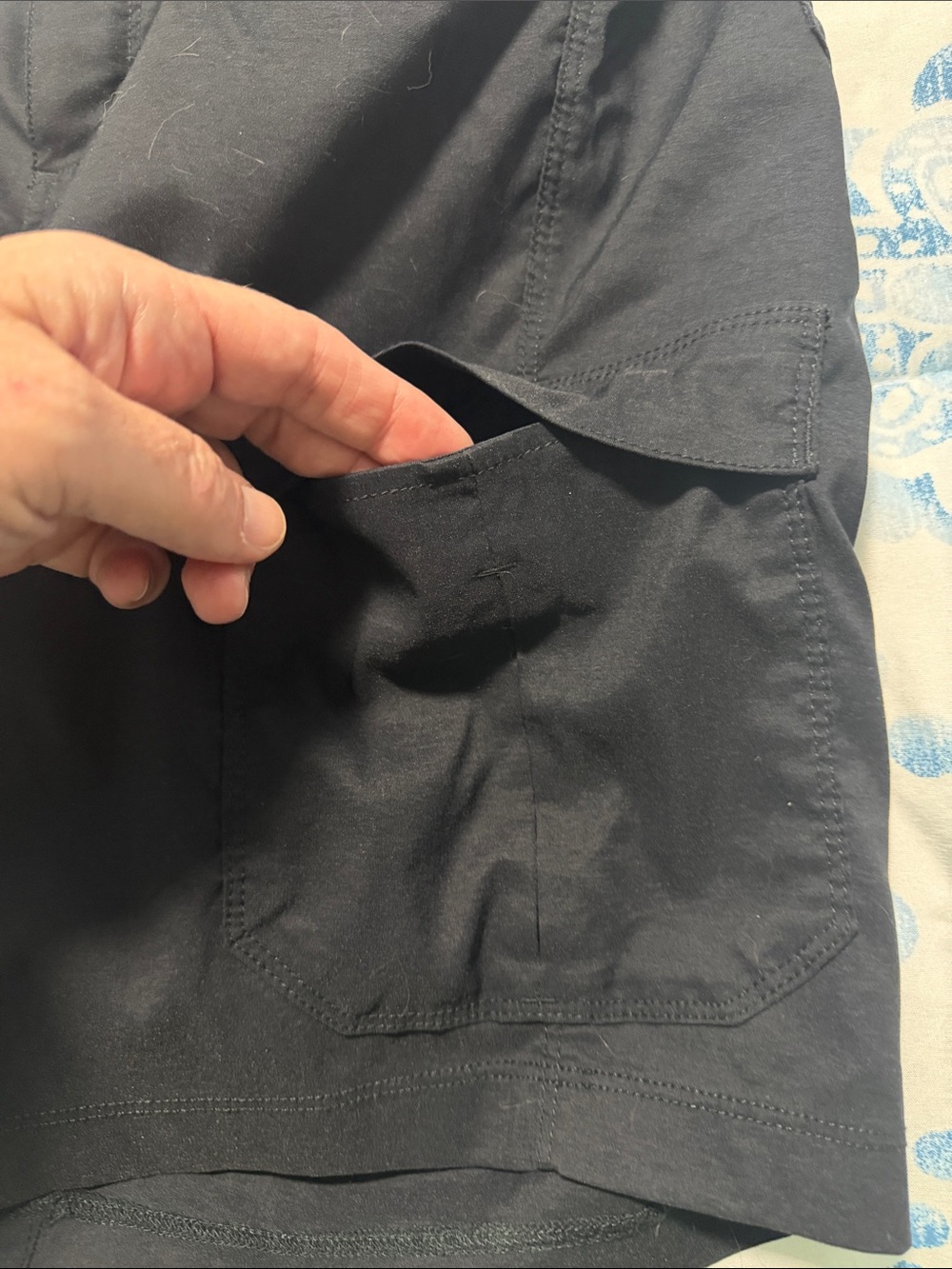 Duluth Trading Co Black Women's Cargo Shorts 16 - Picture 2 of 6